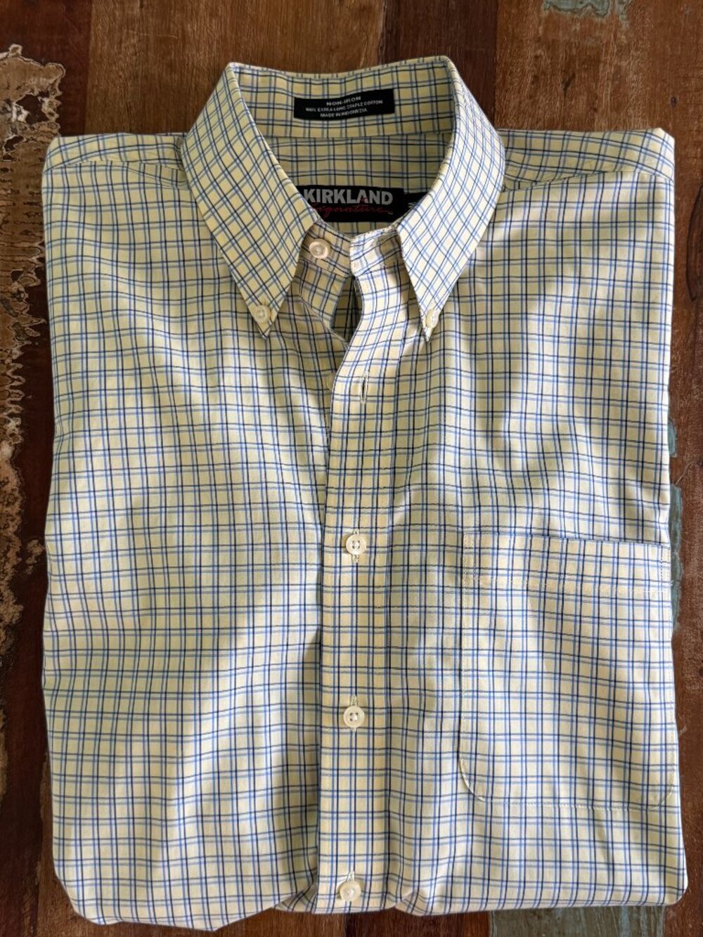 Kirkland‎ Signature Short Sleeve Button Down Size Medium